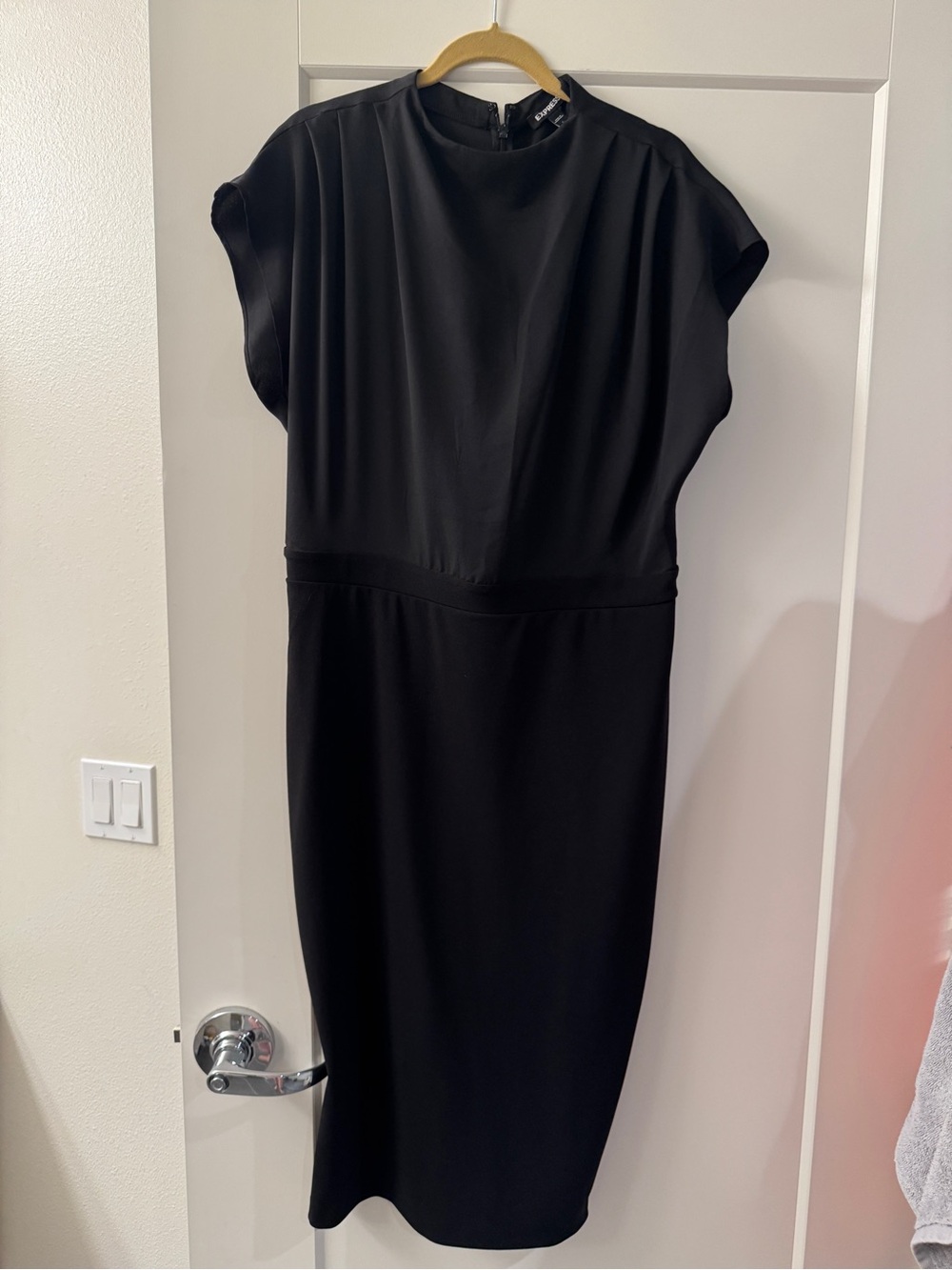 Express Draped Mock Neck Midi Sheath Dress size L in Black
